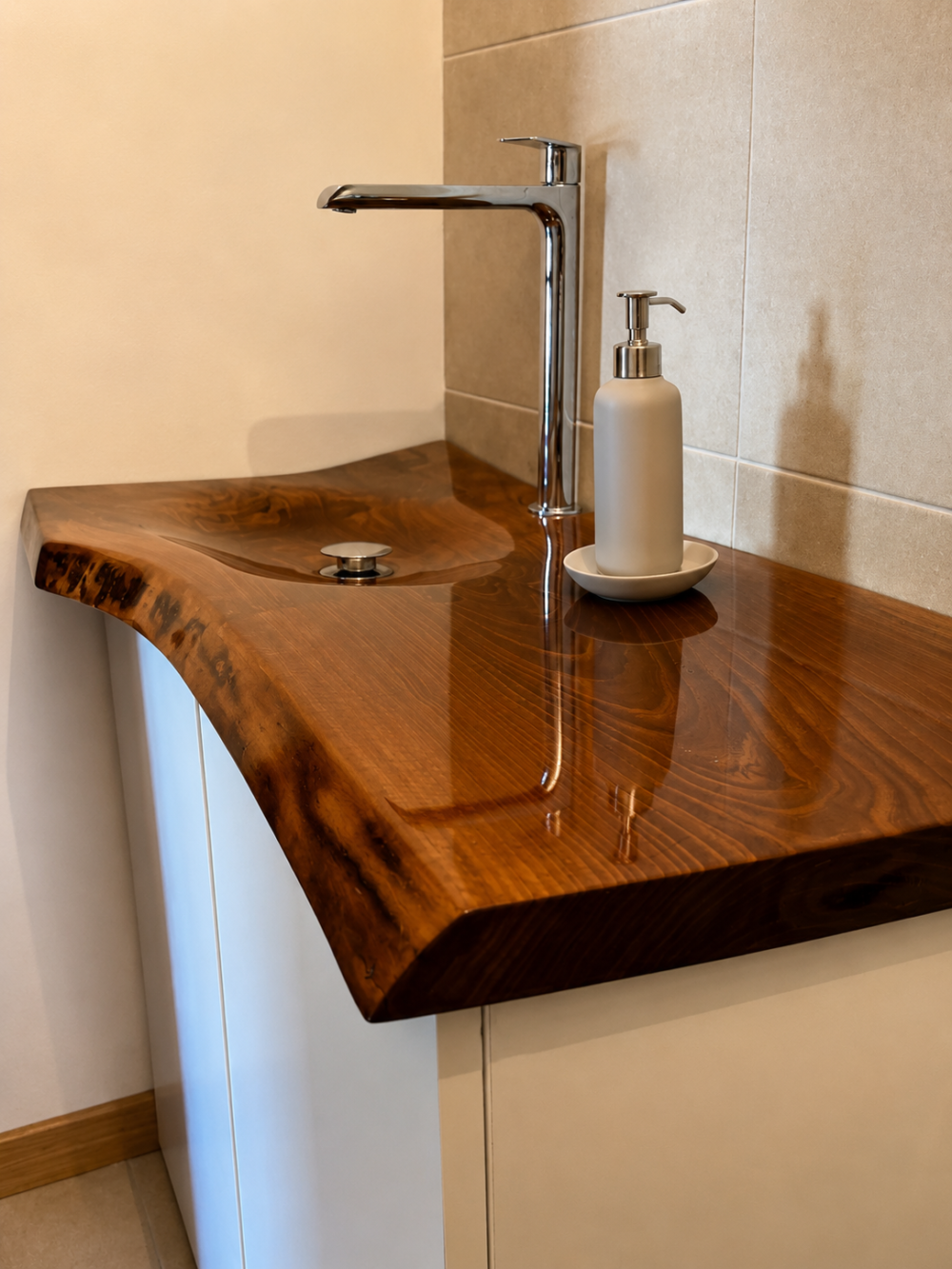 lavabo integrato in noce